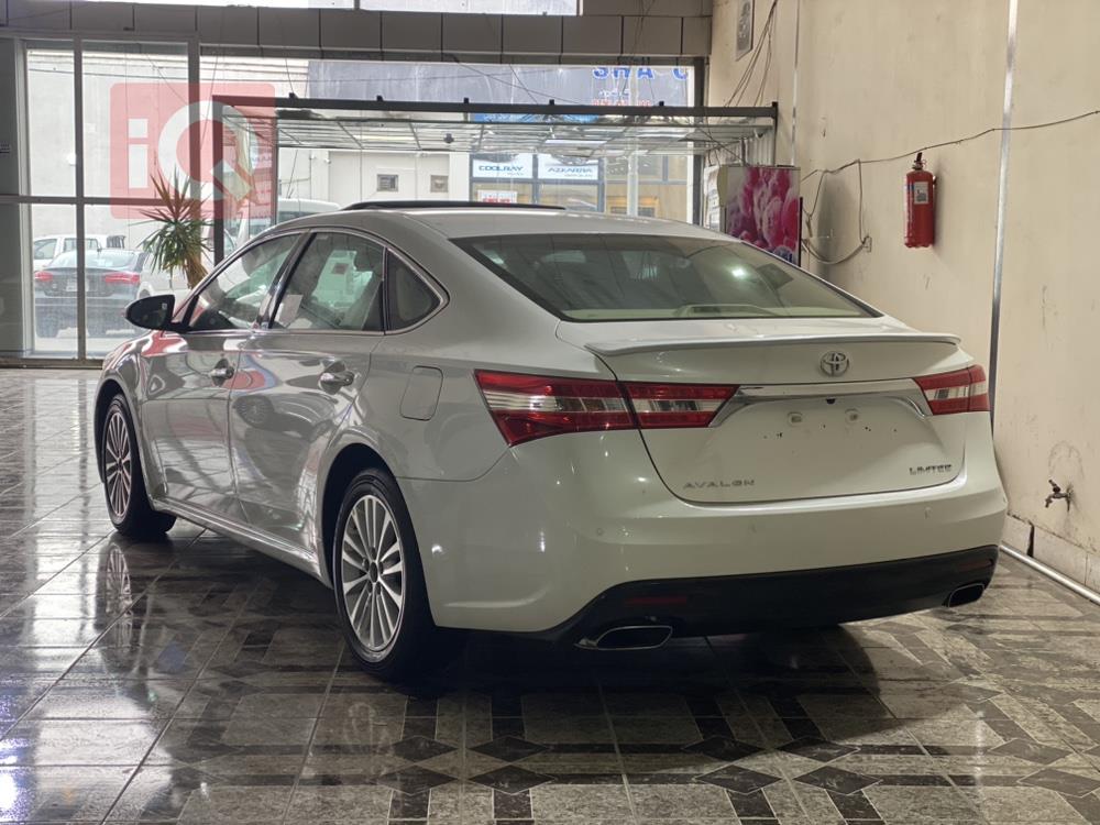 تويوتا أفالون